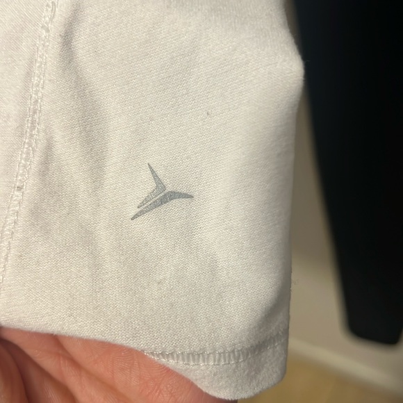 Old Navy Active Tee with nylon breathable mesh details - Picture 2 of 3